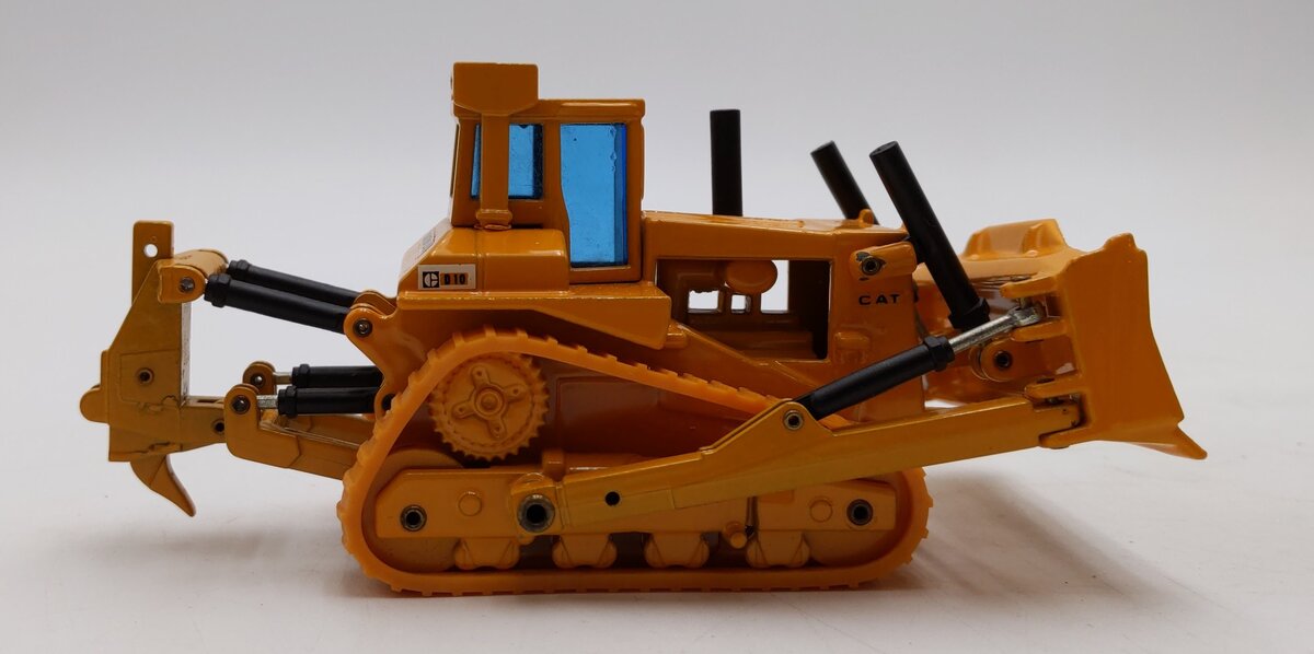 Joal 220 1:70 Scale DieCast Cat D10N Bulldozer w/ Ripper EX/Box
