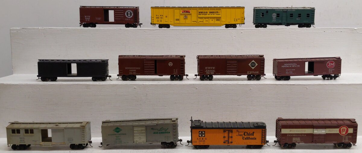HO Scale Assorted Freight Cars [11]