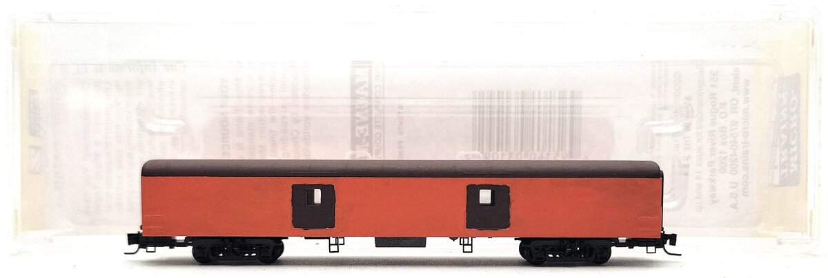 MicroTrains 55300010 Z Scale Custom Smoothside Baggage Car/Box