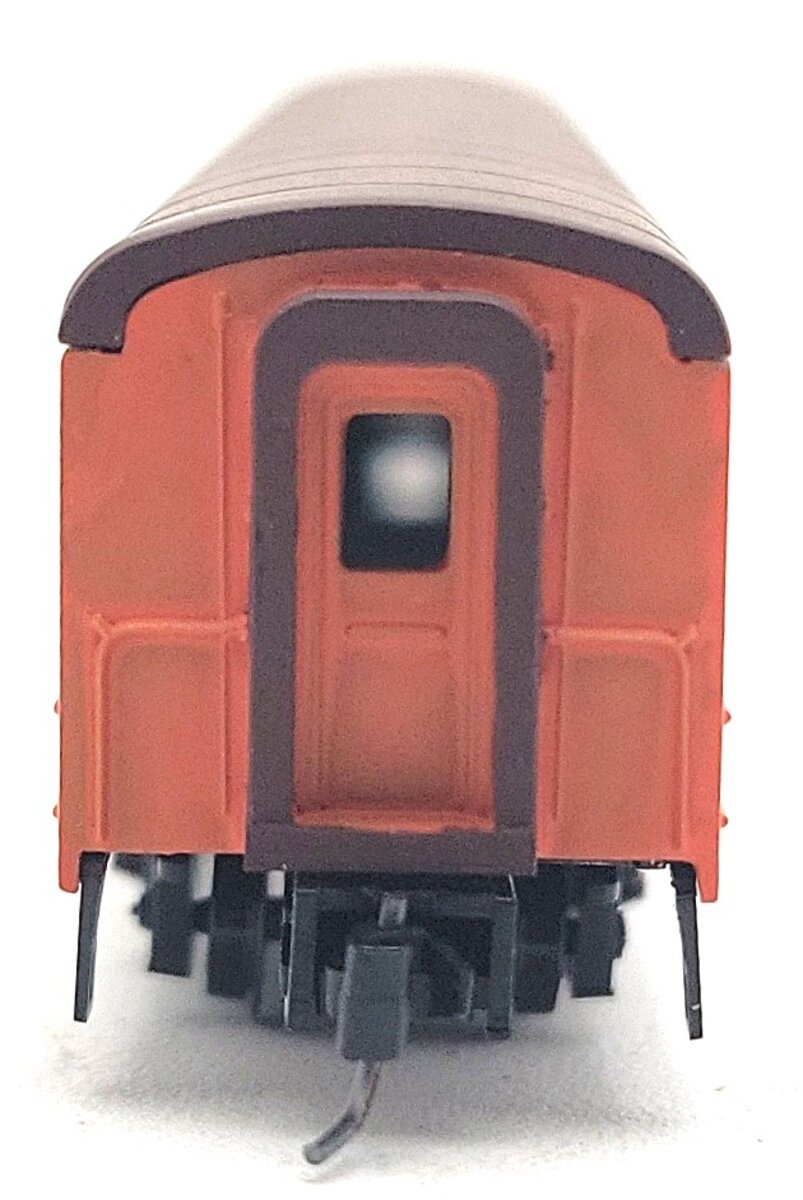 MicroTrains 55300010 Z Scale Custom Smoothside Baggage Car/Box