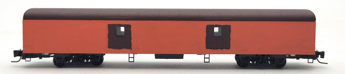 MicroTrains 55300010 Z Scale Custom Smoothside Baggage Car/Box