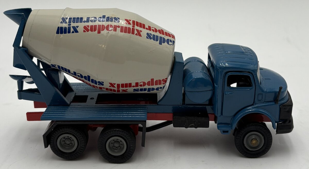 ARPRA Supermini 2219 1:50 Mercedes-Benz Betoneira EX/Box