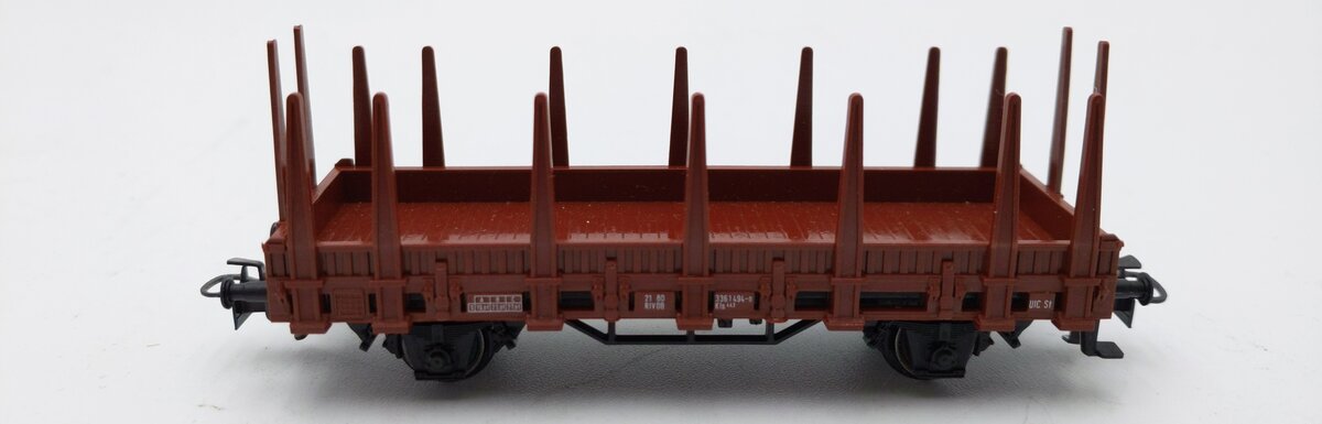 Marklin 4459 HO Flatcar w/Stakes LN