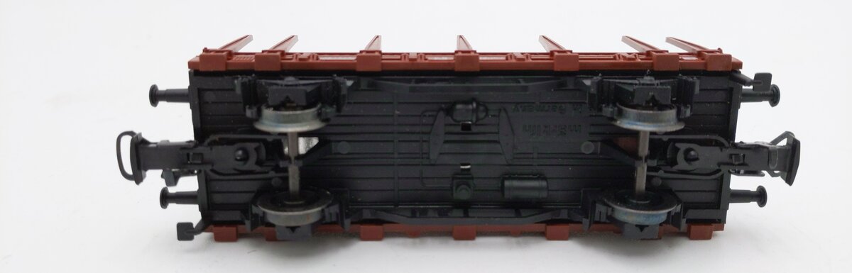 Marklin 4459 HO Flatcar w/Stakes LN