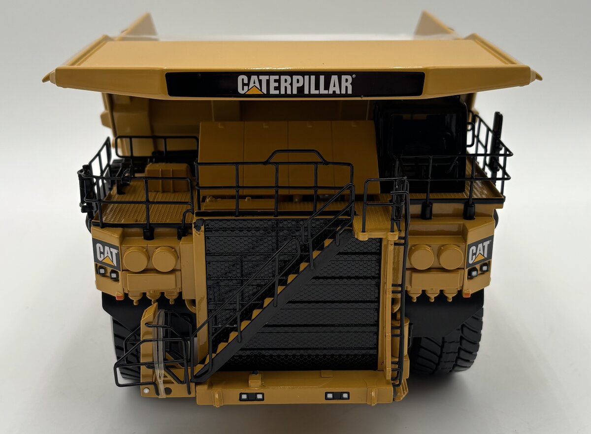 Norscot 55206 1:50 DieCast Caterpillar 797F Mining Truck Assembled LN/Box