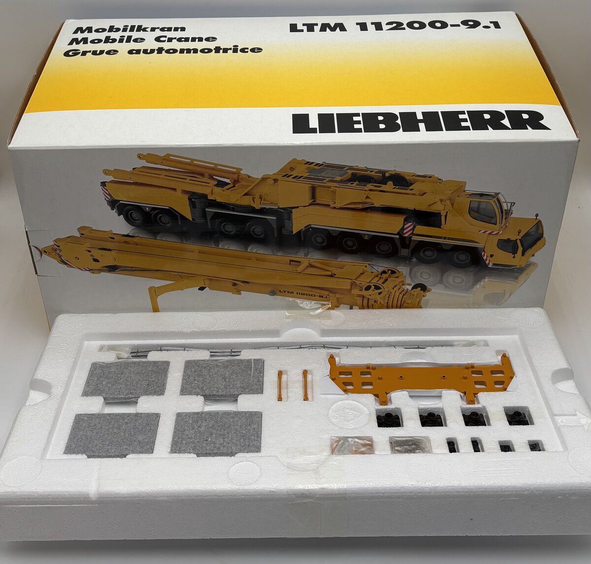 NZG 732 1:50 Liebherr LTM11200-9.1 Denzai 8-Axle Extendable Boom Mobile Crane LN/Box