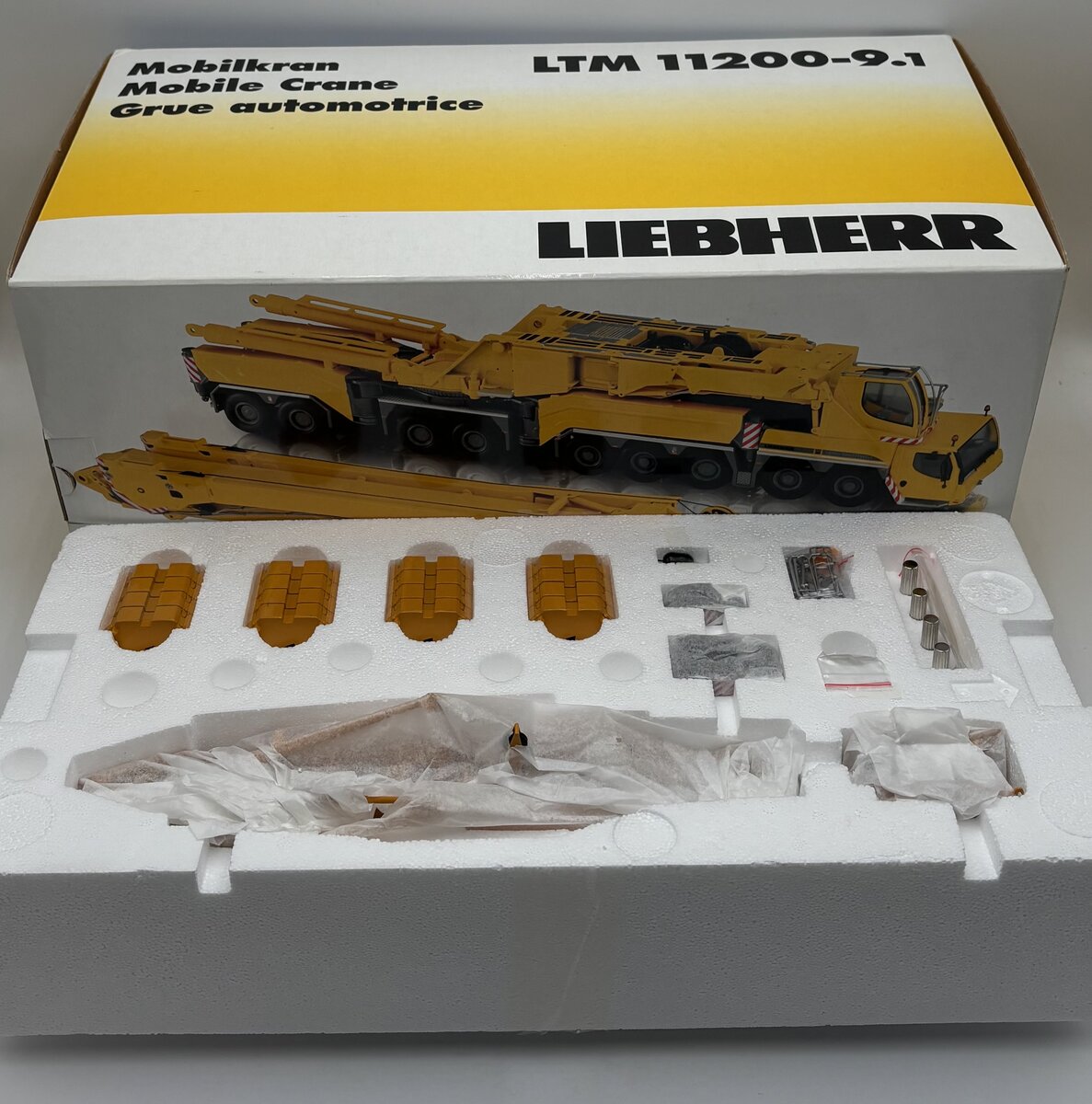 NZG 732 1:50 Liebherr LTM11200-9.1 Denzai 8-Axle Extendable Boom Mobile Crane LN/Box