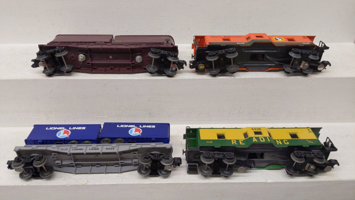 Lionel O Gauge Assorted Freight Cars 6438, 16323, 16303, 6439 [4] EX