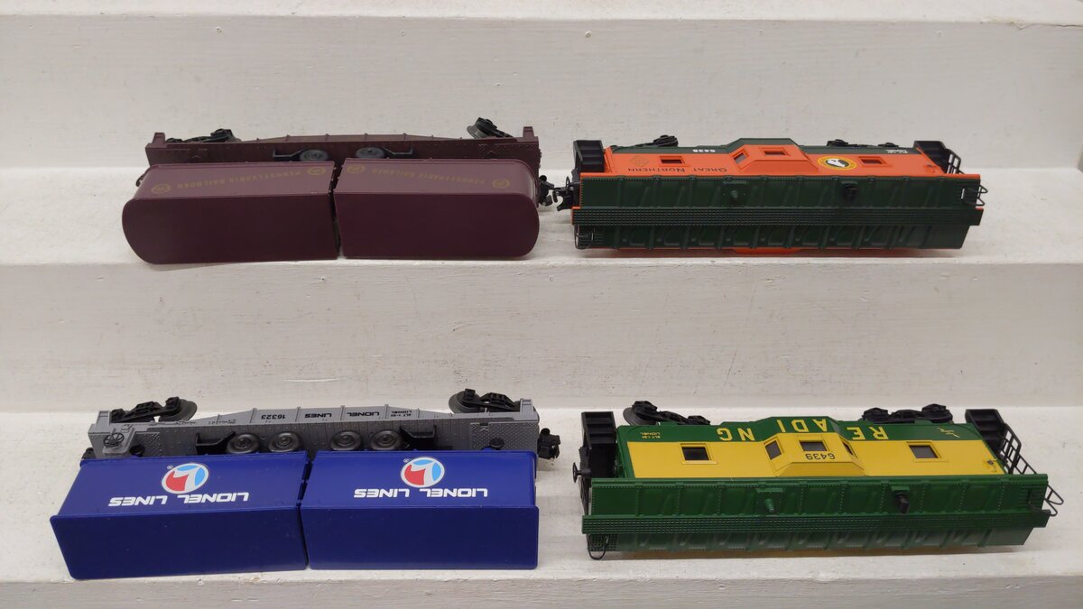 Lionel O Gauge Assorted Freight Cars 6438, 16323, 16303, 6439 [4] EX