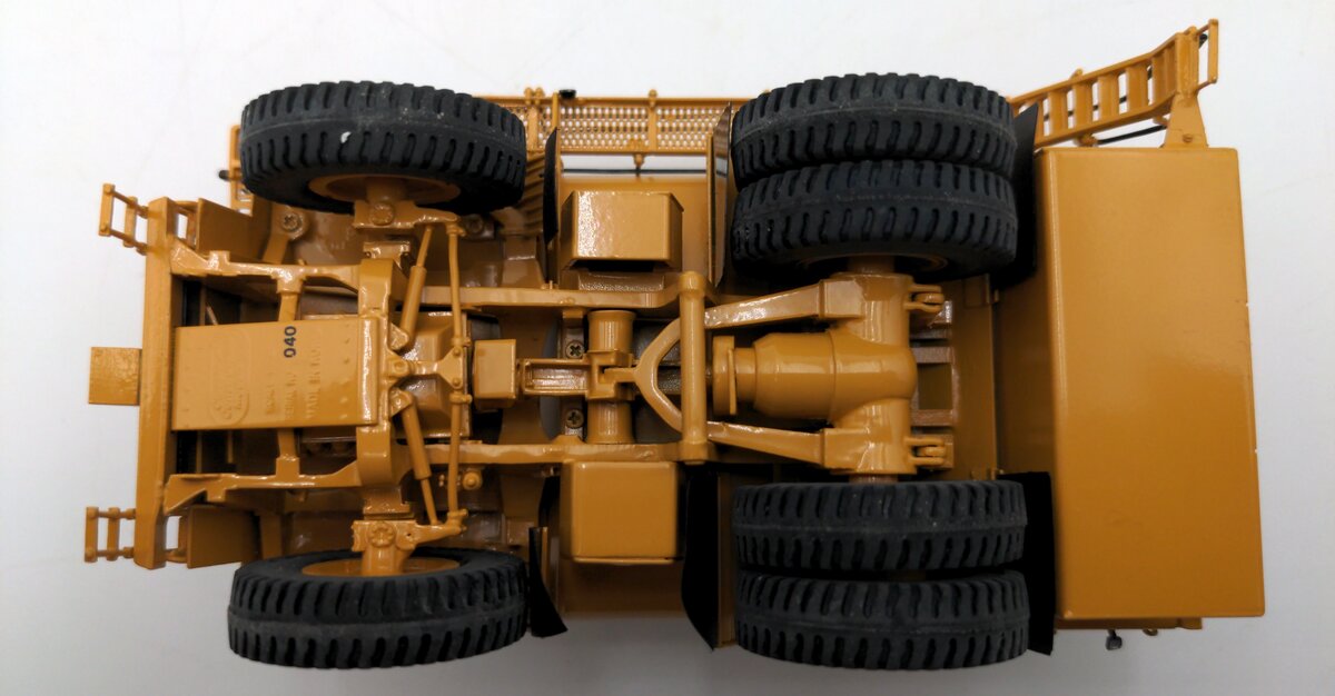CCM 040 1:87 Scale Brass CAT Klein KFL-777D Fuel & Lube Truck NIB