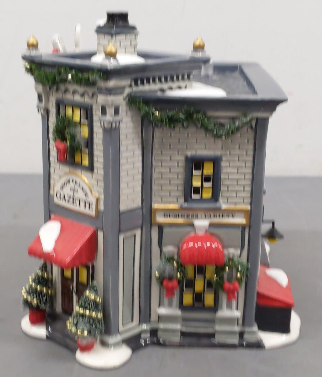Dept 56 56.55605 The Snow Village "Snow Village Gazette" Ceramic Building EX/Box