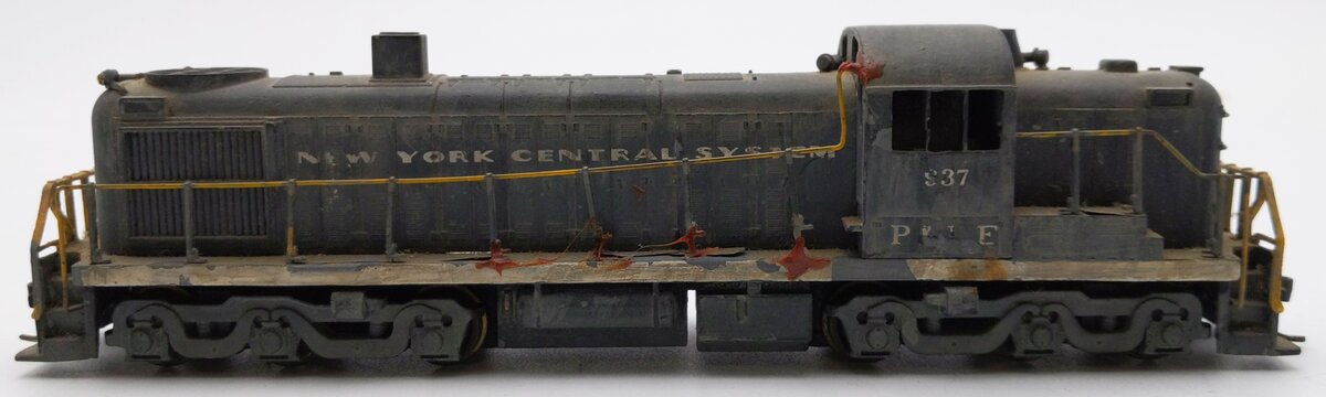 Hobby Town HO Scale Custom Pittsburgh and Lake Erie Diesel Locomotive #937