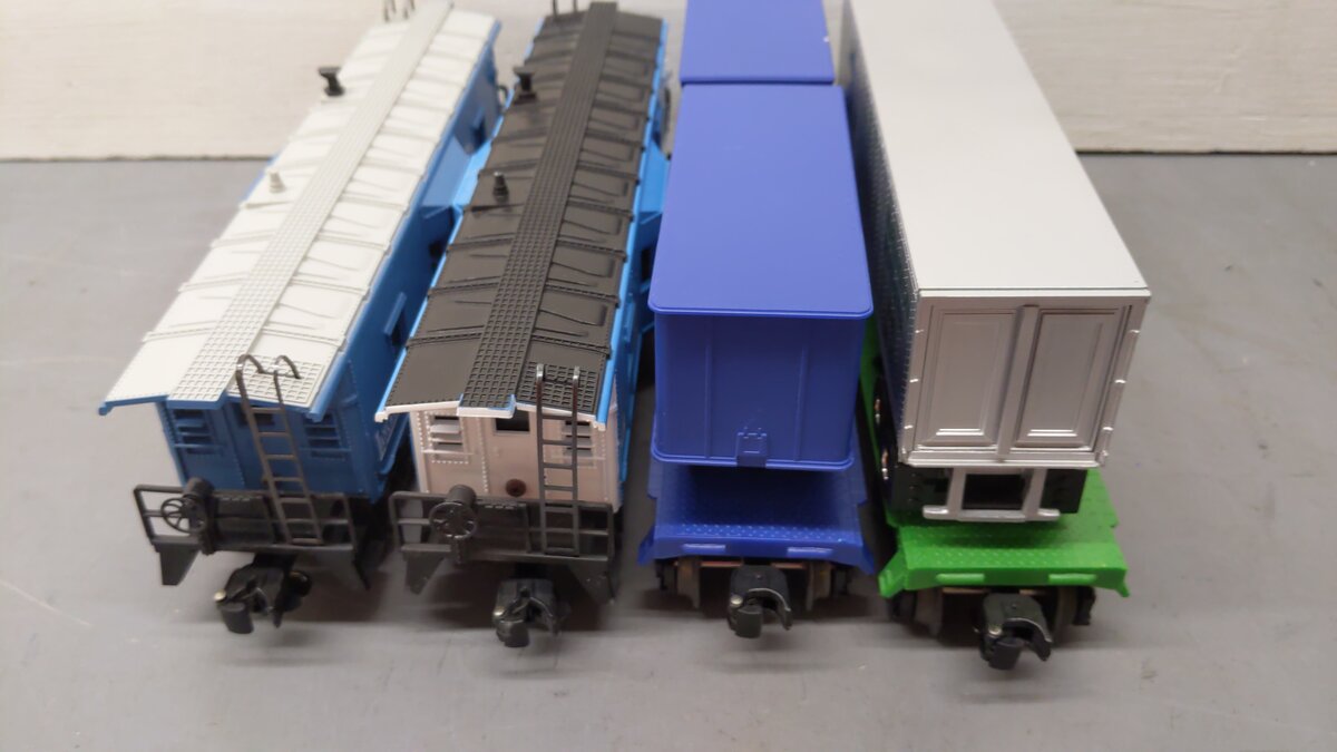 Lionel O Gauge Assorted Freight Cars 16308, 16314, 9188, 6493 [4] EX