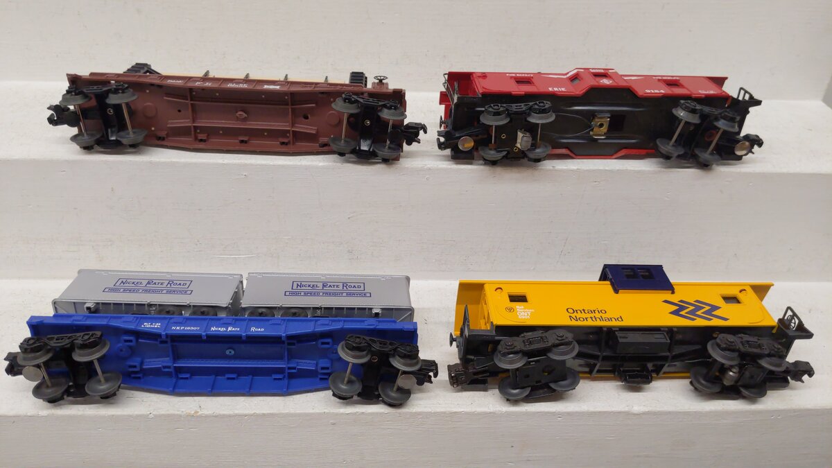 Lionel O Gauge Assorted Freight Cars 9184, 16333, 6901, 16307 [4] EX