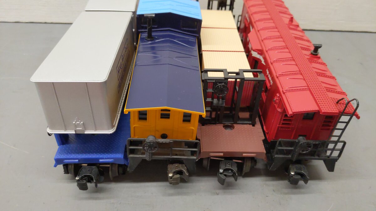 Lionel O Gauge Assorted Freight Cars 9184, 16333, 6901, 16307 [4] EX