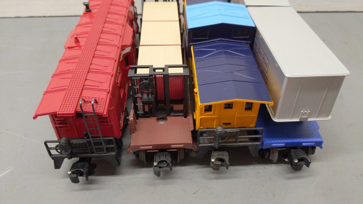 Lionel O Gauge Assorted Freight Cars 9184, 16333, 6901, 16307 [4] EX