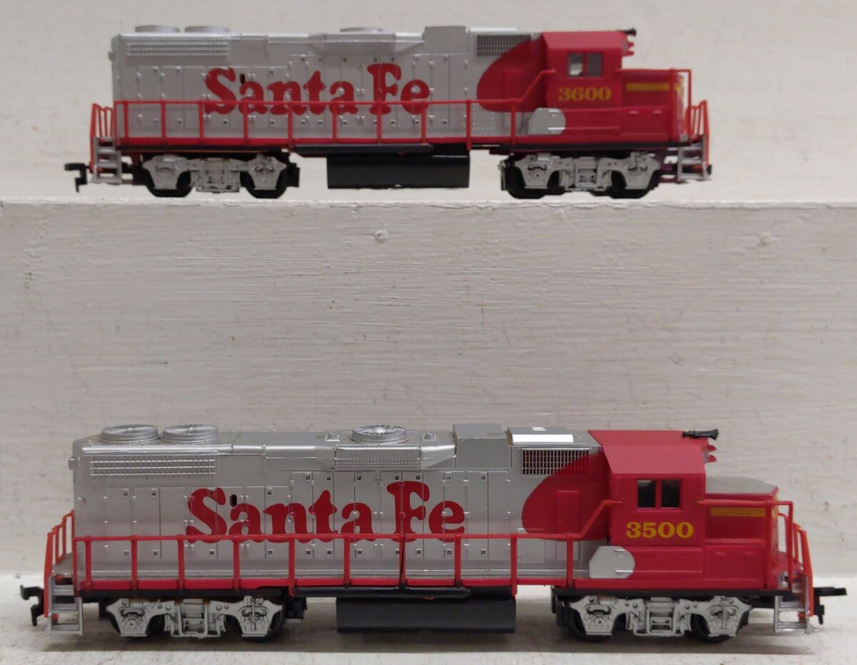 Life Like HO Scale Santa Fe Diesel Locomotives: 3500 & 3600 [2] VG