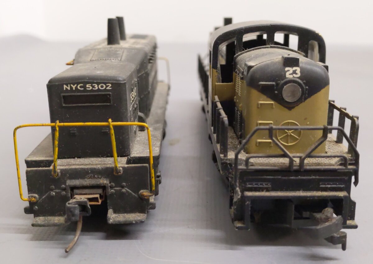 HO Scale Assorted Diesel Locomotive Set: 23 & 5302 [2] VG