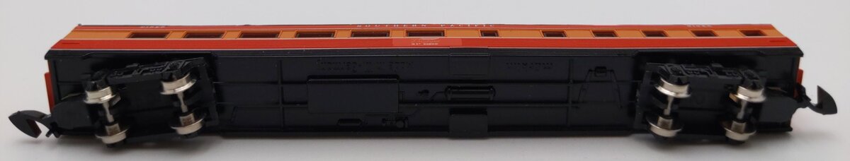 Marklin 8785 Z Scale Southern Pacific Daylight Passenger Car #10200 LN/Box