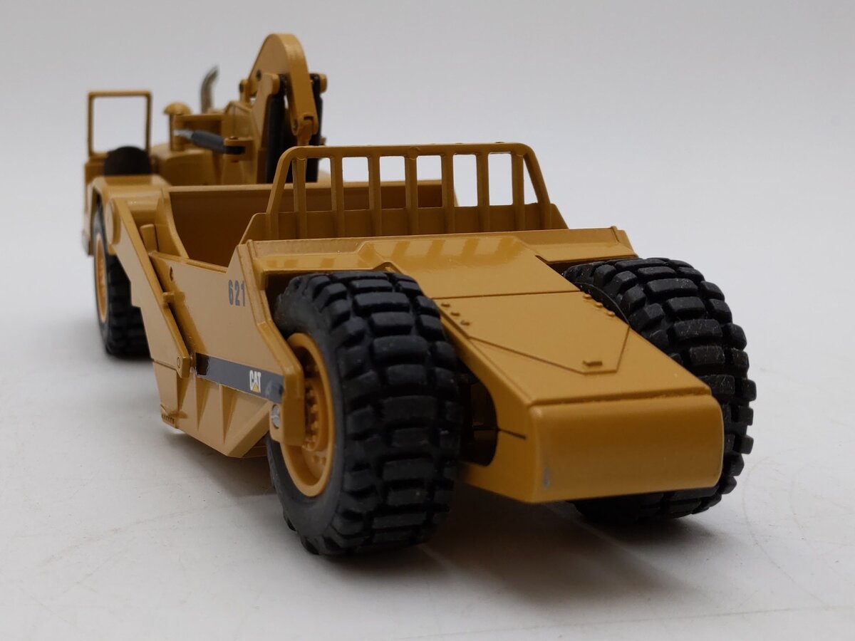 NZG Modelle 1:50 Scale Diecast Caterpillar CAT 621 Scraper EX/Box