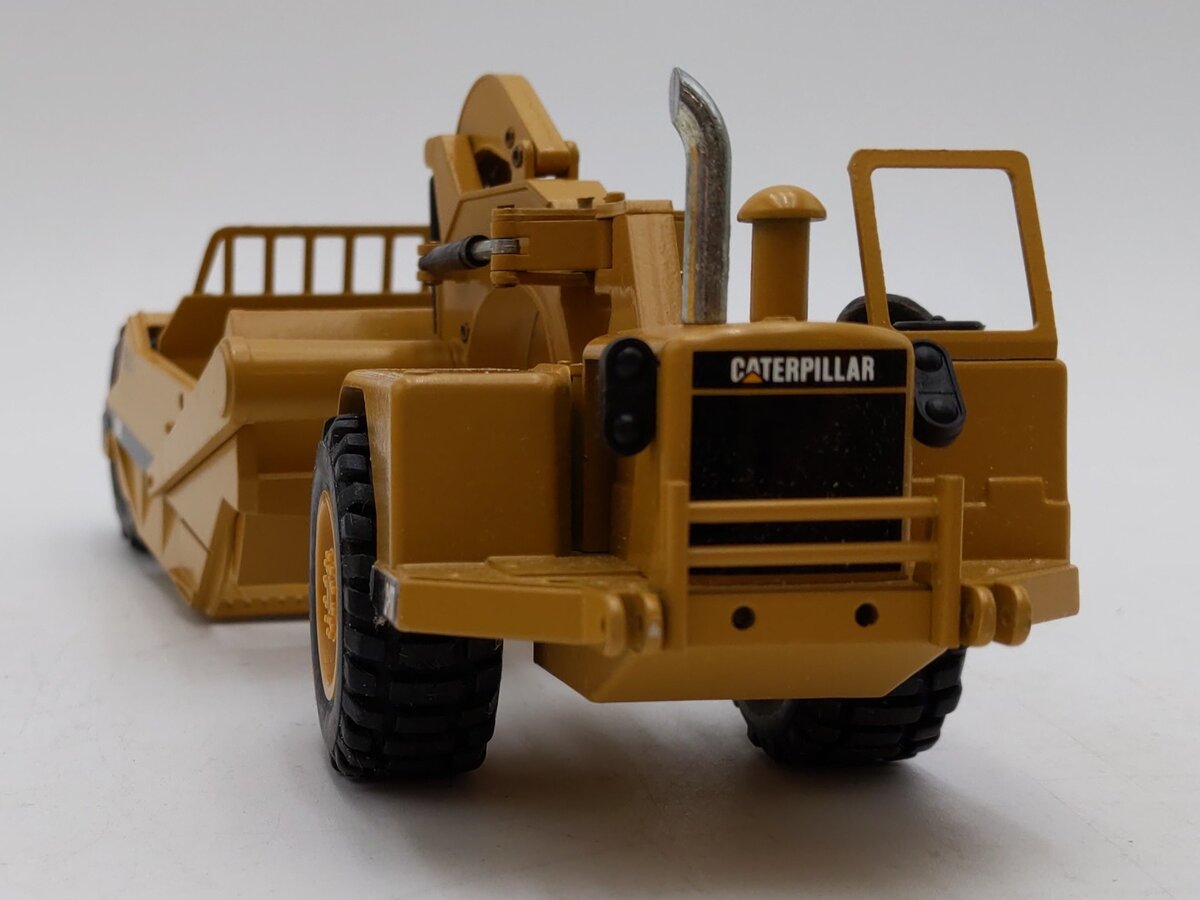 NZG Modelle 1:50 Scale Diecast Caterpillar CAT 621 Scraper EX/Box