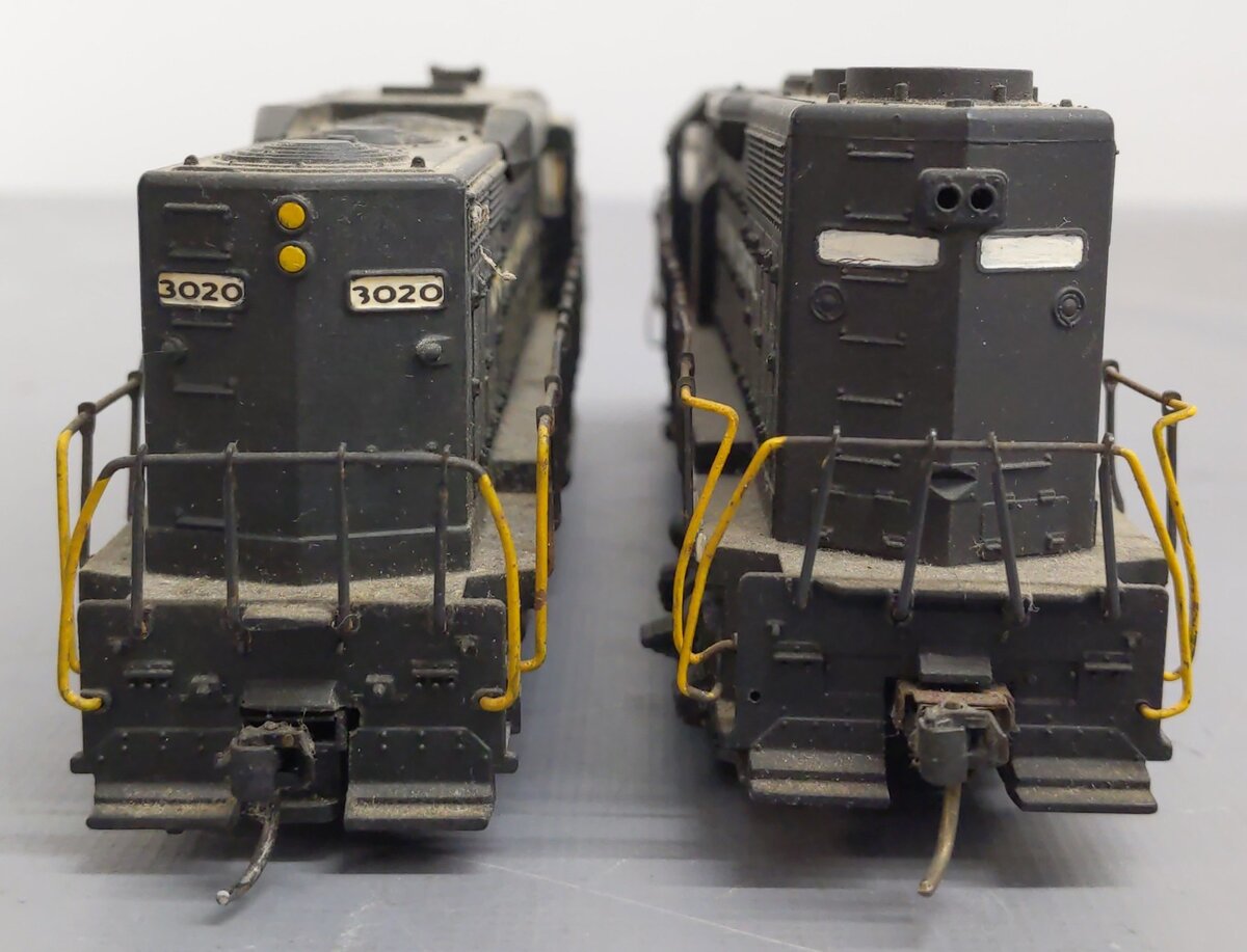 HO Scale Assorted New York Central Diesel Locomotives: 3020 & 3045 [2]