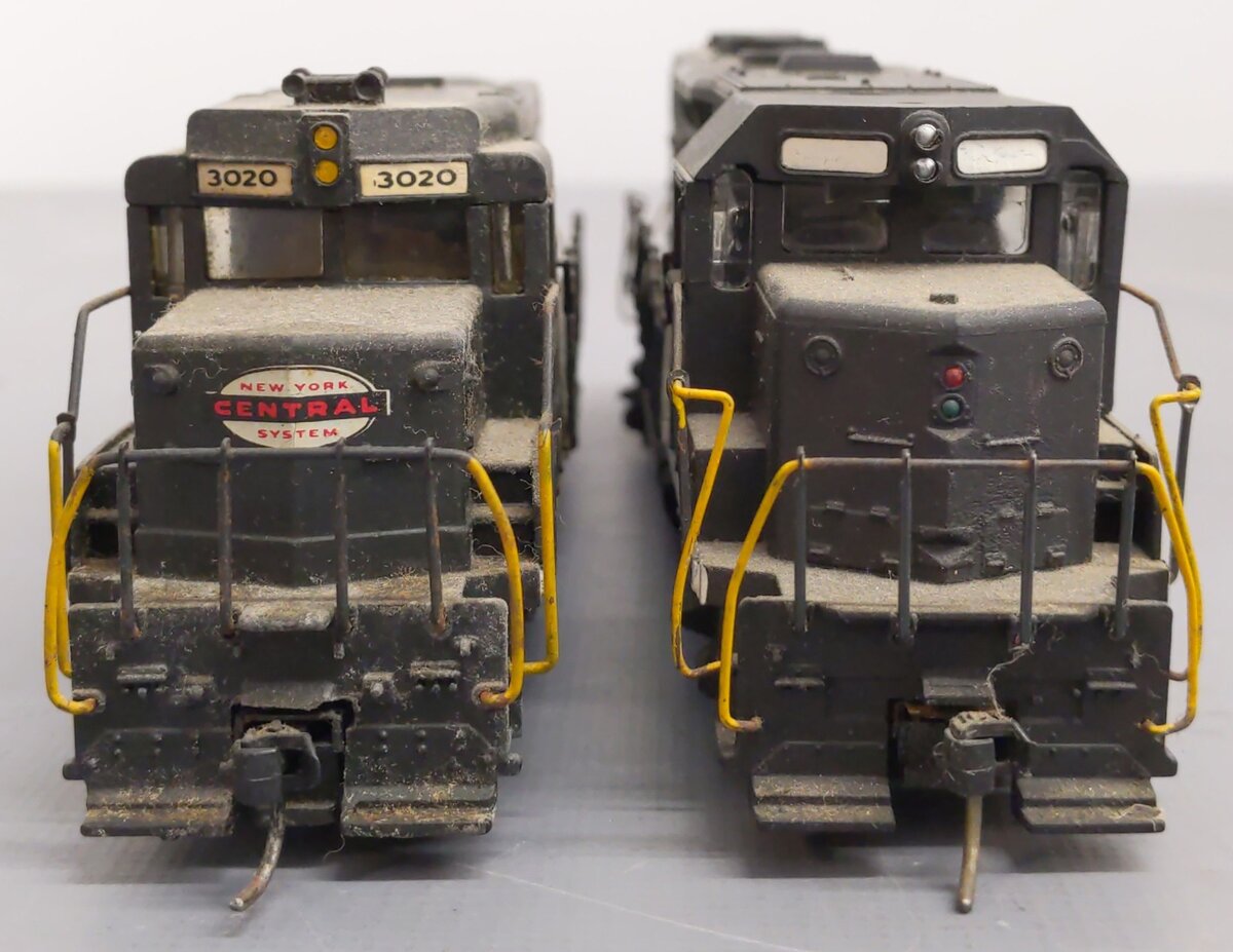 HO Scale Assorted New York Central Diesel Locomotives: 3020 & 3045 [2]