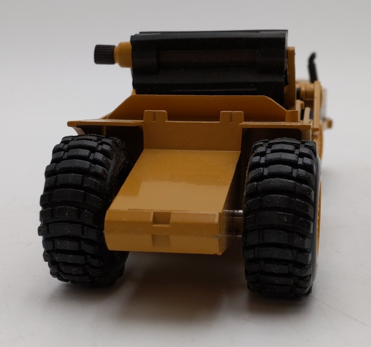 NZG Modelle 1:50 Scale Diecast Caterpillar CAT 615 Elevating Scraper EX/Box
