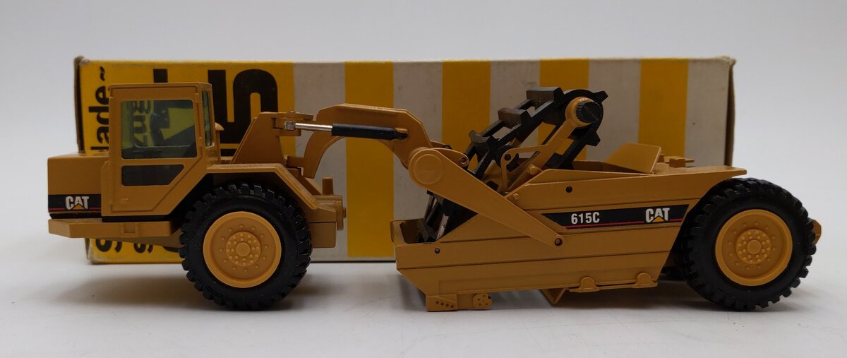 NZG Modelle 1:50 Scale Diecast Caterpillar CAT 615 Elevating Scraper EX/Box