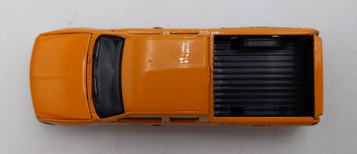 Die Cast Promotions 1:50 Scale Diecast Chevrolet Silverado Pickup - DHS Diecast EX/Box