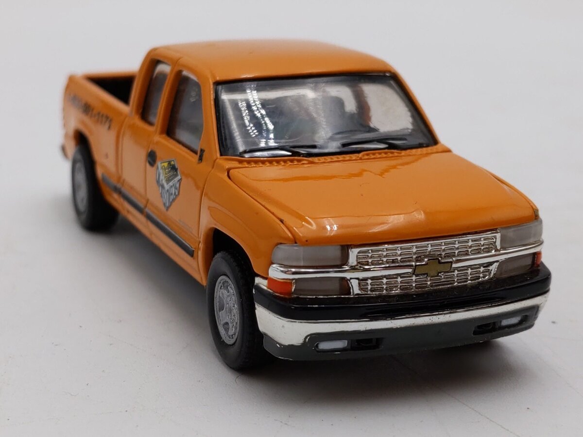 Die Cast Promotions 1:50 Scale Diecast Chevrolet Silverado Pickup - DHS Diecast EX/Box