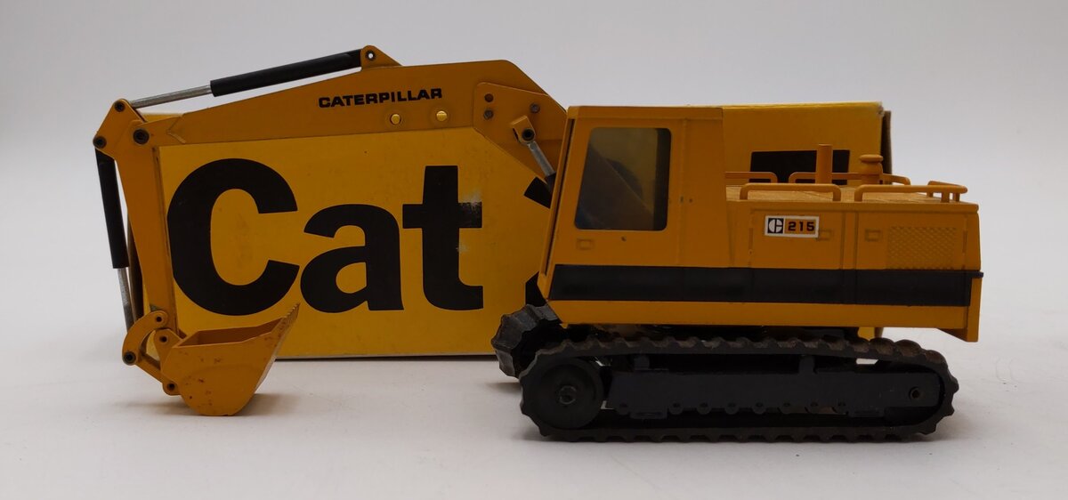NZG Modelle 1:48 Scale Diecast Caterpillar CAT 215 Excavator EX/Box