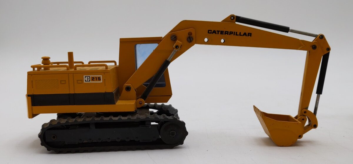 NZG Modelle 1:48 Scale Diecast Caterpillar CAT 215 Excavator EX/Box