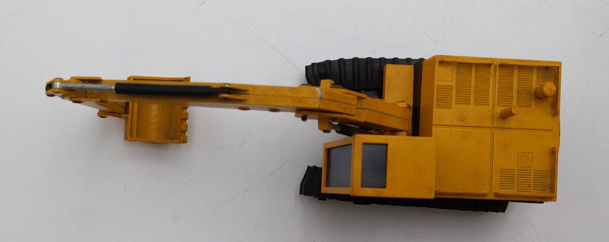 NZG Modelle 1:48 Scale Diecast Caterpillar CAT 215 Excavator EX/Box