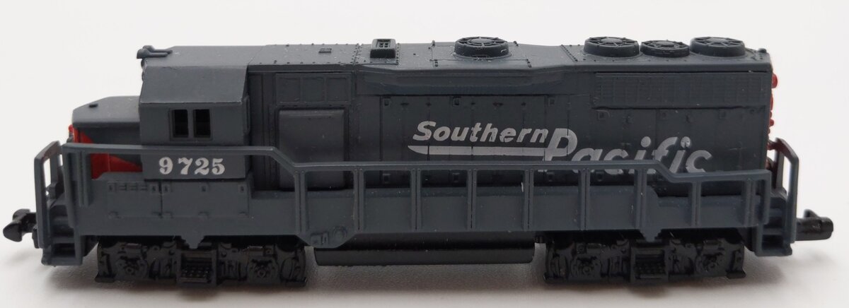 High Speed Metal 418 N Scale Southern Pacific Diesel Locomotive #9725 LN
