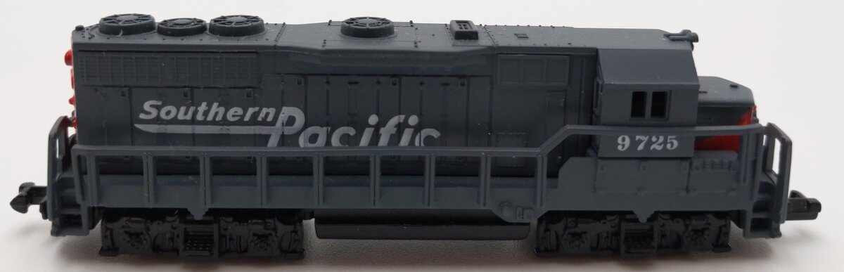 High Speed Metal 418 N Scale Southern Pacific Diesel Locomotive #9725 LN