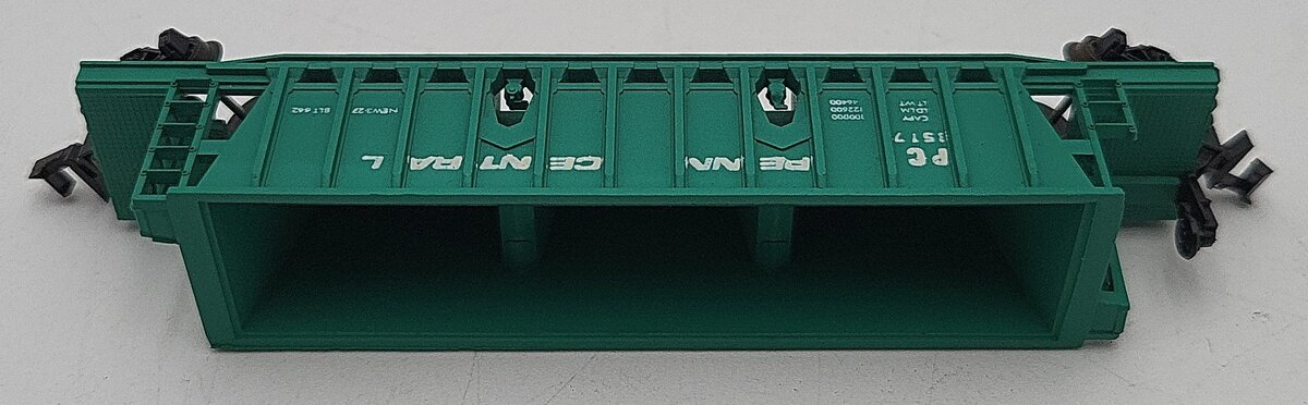 Aurora 4843/225 N Scale Penn Central Hopper Car #8517 EX/Box