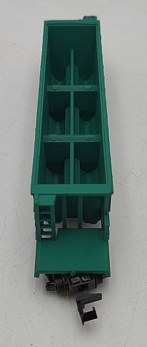 Aurora 4843/225 N Scale Penn Central Hopper Car #8517 EX/Box