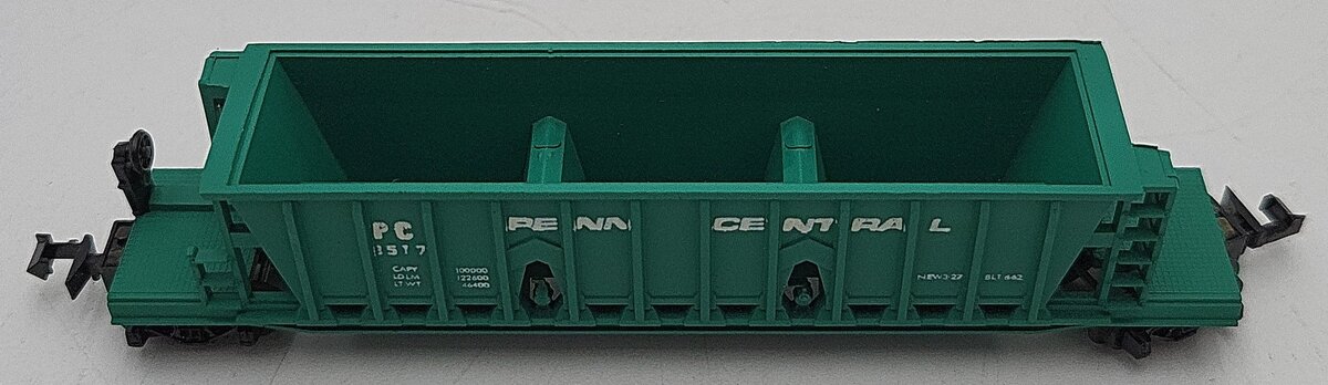 Aurora 4843/225 N Scale Penn Central Hopper Car #8517 EX/Box