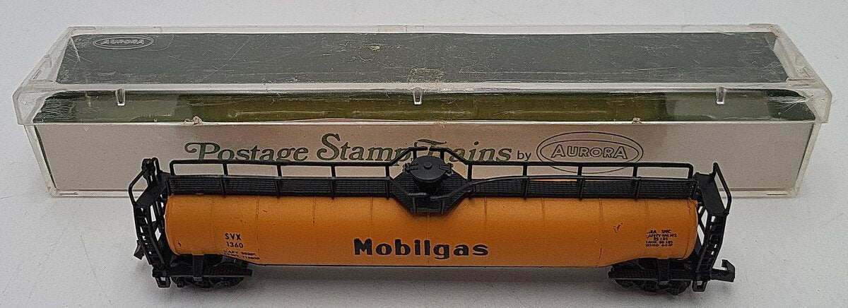 Aurora 4870/410 N Scale Mobilgas Tank Car #1360 EX/Box