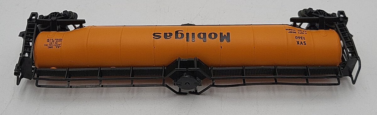 Aurora 4870/410 N Scale Mobilgas Tank Car #1360 EX/Box