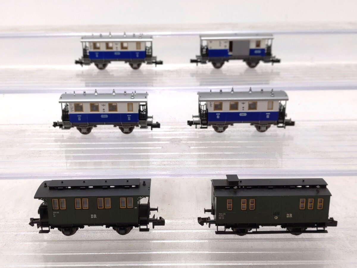 Fleischmann N Scale Assorted Passenger Cars: 8053, 8054, 5757, 8758 [6] EX