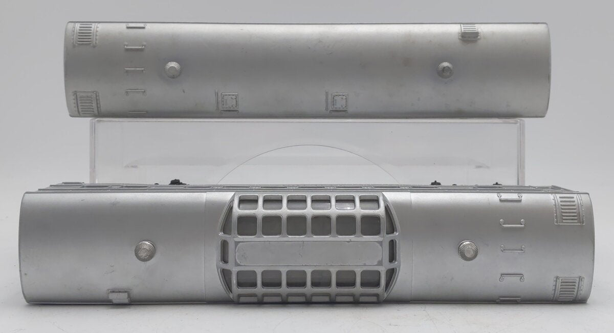 Lionel Vintage O Lionel Lines Passenger Cars: 2432, 2434 [2] EX