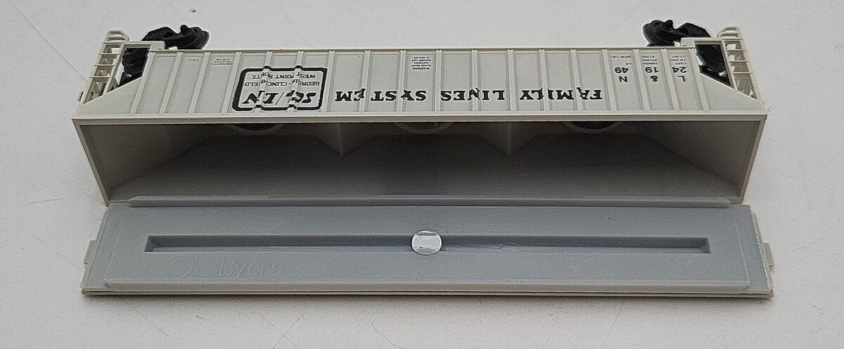 Precision Masters 1434 N Scale Family Lines 3-Bay Covered Hopper #241949 LN/Box