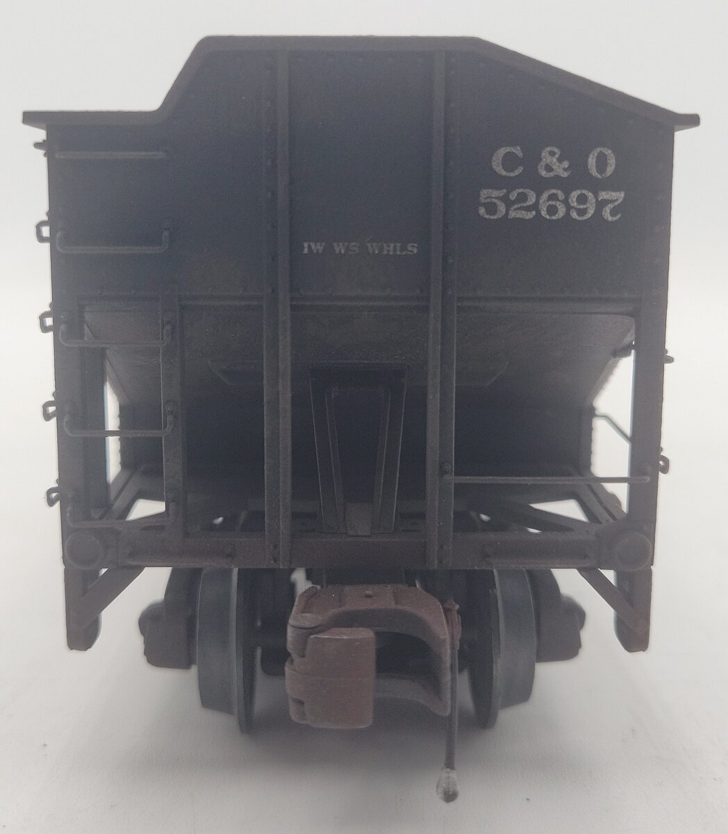 MTH 20-97709 O C&O 2-Bay Offset Hopper Car w/Coal Load #52697 - Custom Weathered/Box