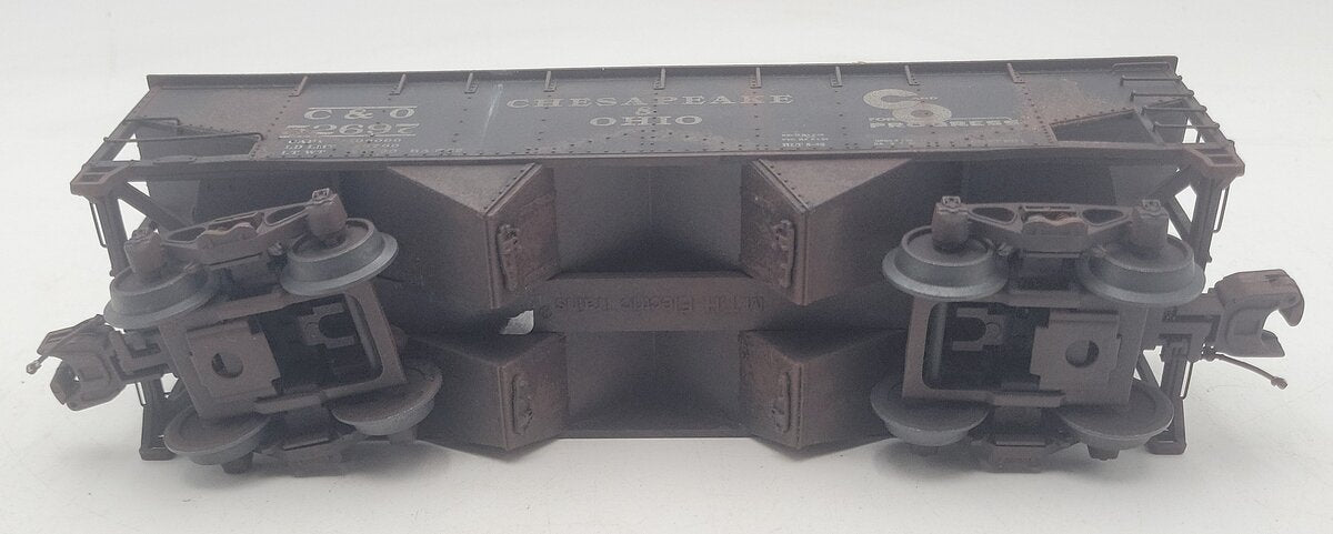 MTH 20-97709 O C&O 2-Bay Offset Hopper Car w/Coal Load #52697 - Custom Weathered/Box