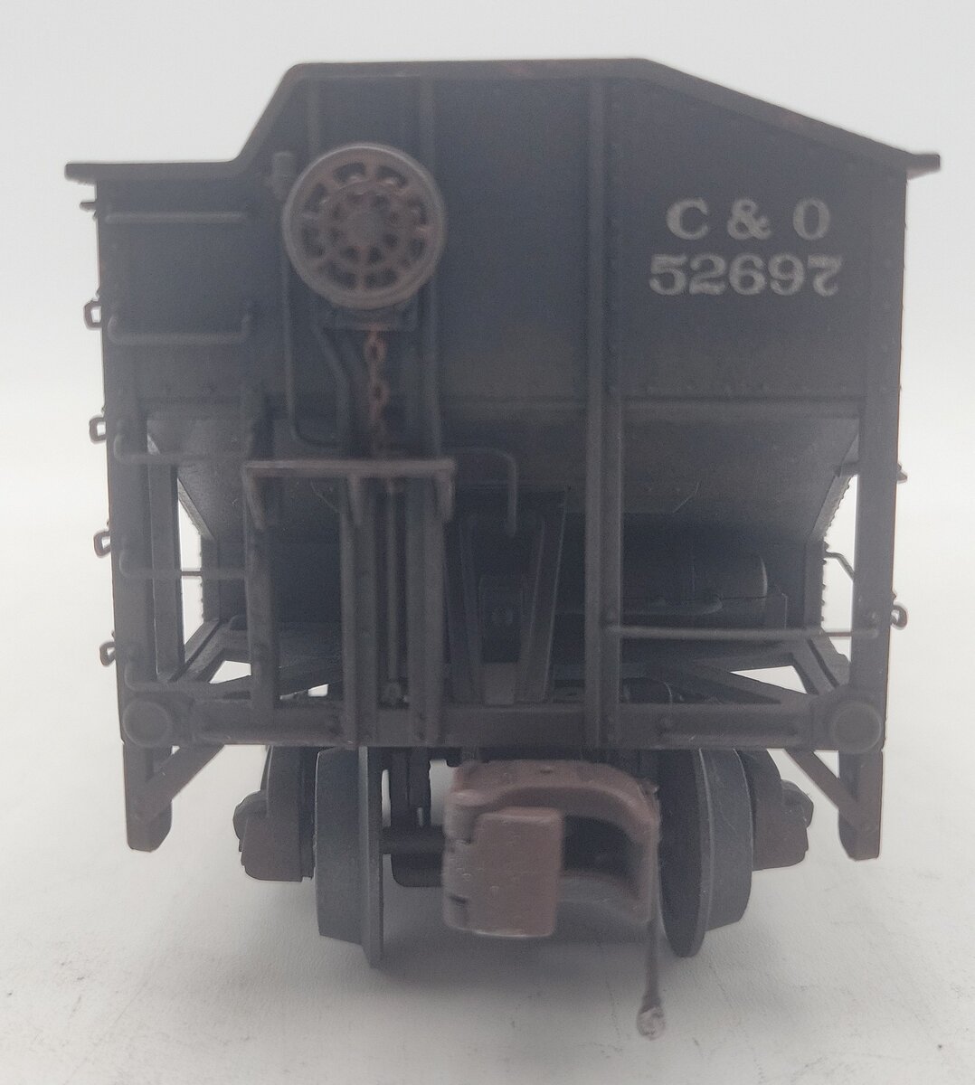 MTH 20-97709 O C&O 2-Bay Offset Hopper Car w/Coal Load #52697 - Custom Weathered/Box