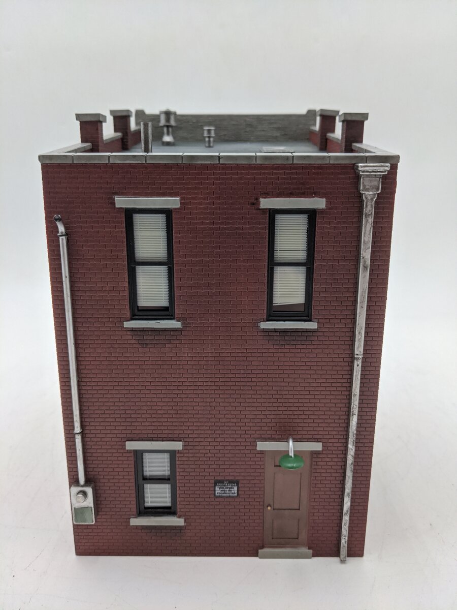 Woodland Scenics BR5850 O Scale Built-&-Ready Sully's Tavern Building EX