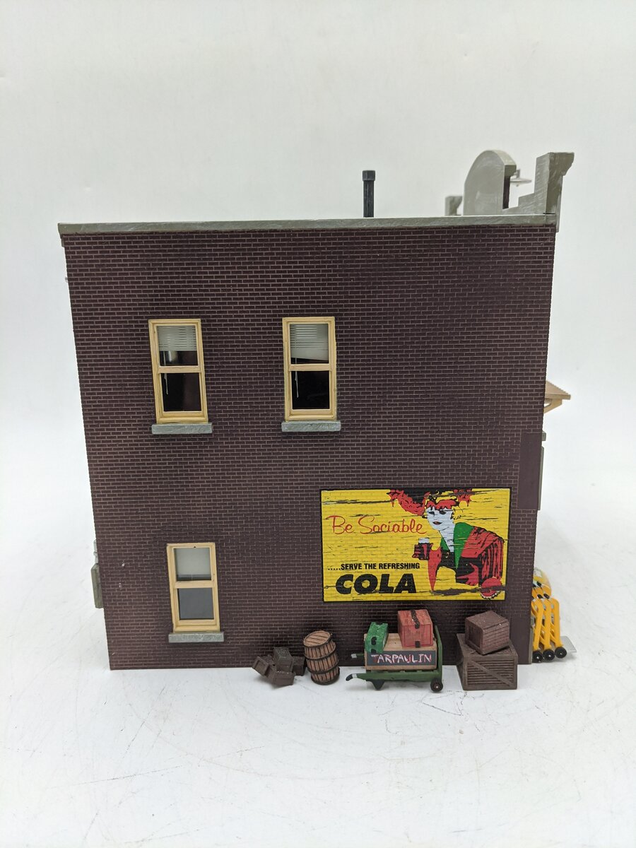 Woodland Scenics BR5842 O Scale Built-&-Ready Harrison's Hardware Building EX/Box