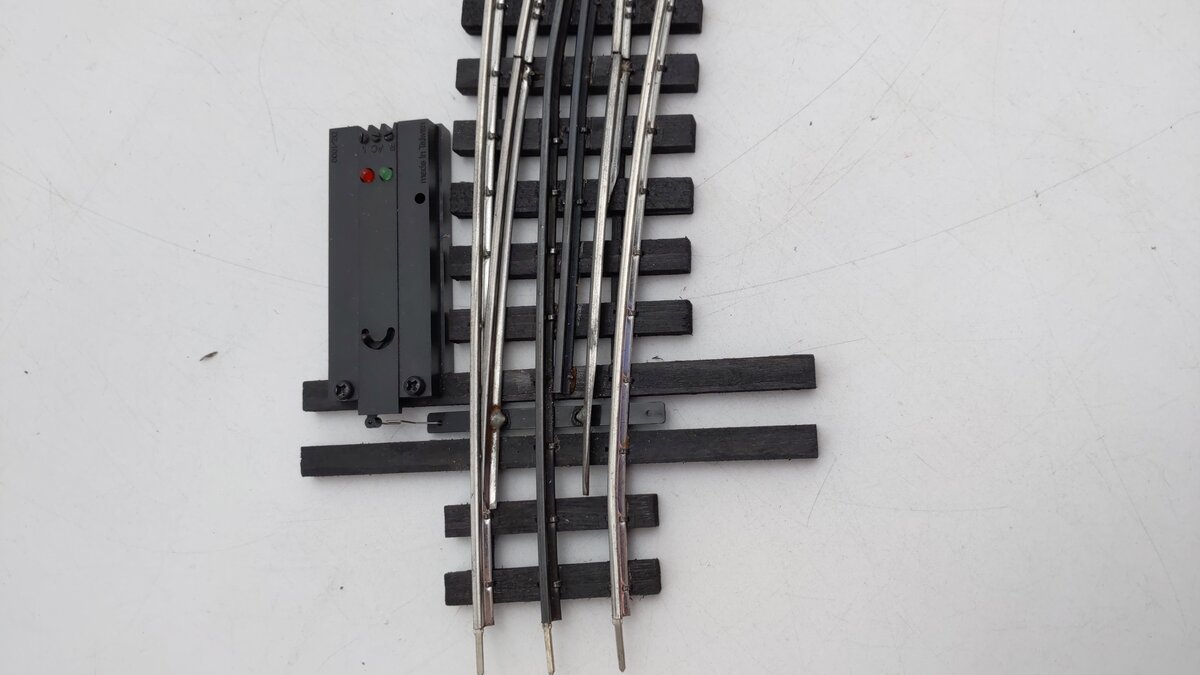 Ross 111M O 042 Left Hand with DZ-1000 Remote Switch Turnout VG